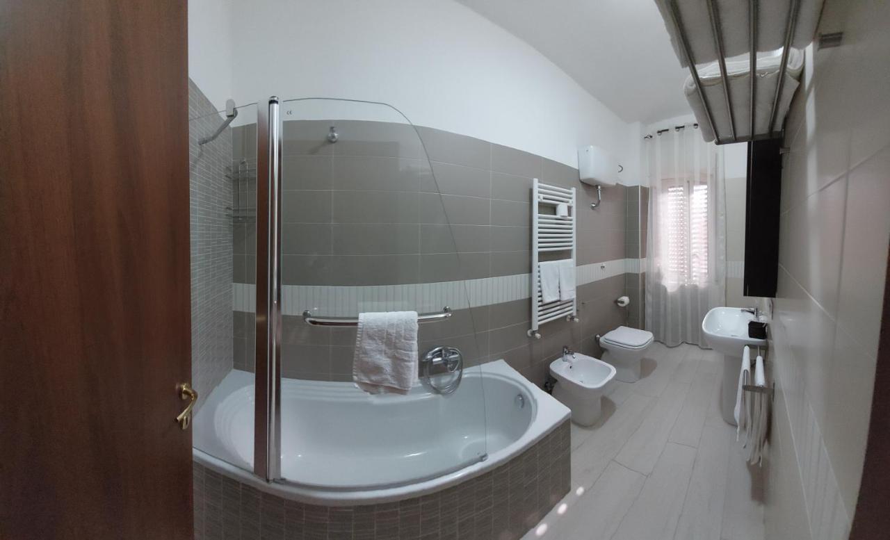 Lincoln B&B Caserte Extérieur photo